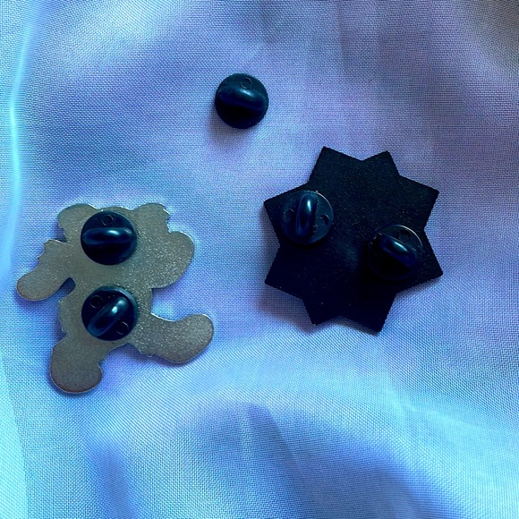 RARE Grateful Dead BUNDLE! Pins, Magnets, Pendant, Bear Mold, Hat, Stickers - Picture 7 of 9